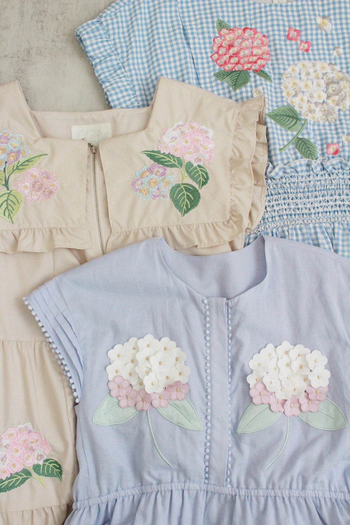 紫陽花刺繍ワンピース